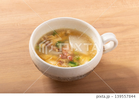かぶとベーコン　卵スープ 139557844