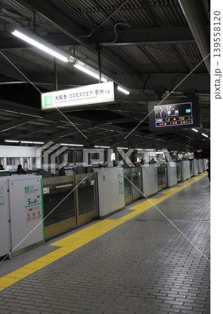 九条駅のホーム 139558120