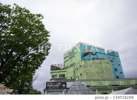 2026年5月　秋田駅前のまもなく解体される緑屋ビル 139558289