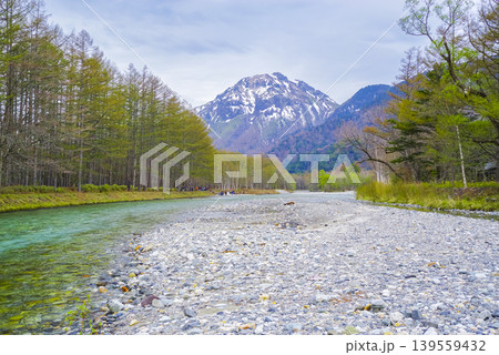 上高地の美しい山岳風景 上高地の美しい山岳風景 139559432