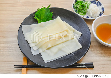 茹で上がったひもかわうどん 茹で上がったひもかわうどん 139560846