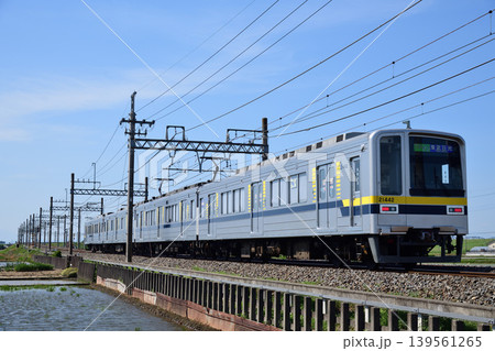 東武日光線を走る20400型電車 東武日光線を走る20400型電車 139561265