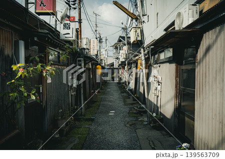 日本　金沢の古い路地裏 139563709