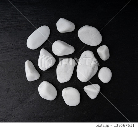 White marble pebble, decorative garden stone White marble pebble, decorative garden stone 139567611
