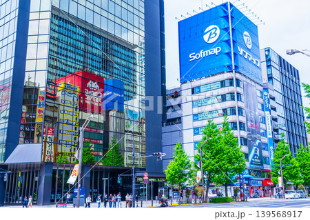 東京の都市風景 新緑の秋葉原電気街 東京の都市風景 新緑の秋葉原電気街 139568917
