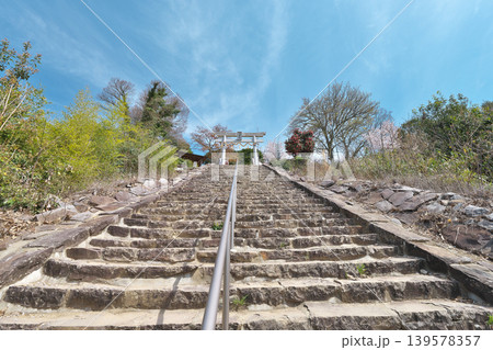 【高屋神社 本宮への参道】 香川県観音寺市高屋町 【高屋神社 本宮への参道】 香川県観音寺市高屋町 139578357