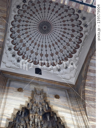 Ornate geometric ceiling and carved architectural detail Ornate geometric ceiling and carved architectural detail 139579004