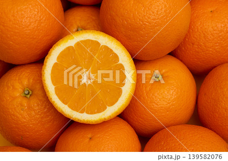 Many whole oranges pile, clementine fruits background 139582076