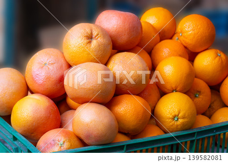 Many whole oranges pile, clementine fruits background 139582081