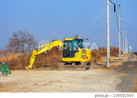 工事現場のショベルカー 工事現場のショベルカー 139582503