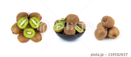 Kiwi fruit isolated. Green kiwifruit slice, kivi cut 139582637