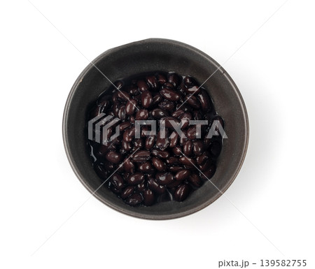 Black beans, cooked bean piles, baked legume, canned dark beans, rajma, Phaseolus vulgaris Black beans, cooked bean piles, baked legume, canned dark beans, rajma, Phaseolus vulgaris 139582755