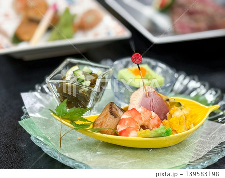 彩り豊かな和食前菜盛り合わせ 139583198