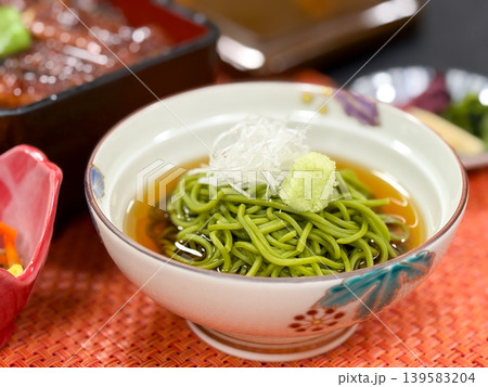 さっぱり味わう茶そばの和食料理 さっぱり味わう茶そばの和食料理 139583204