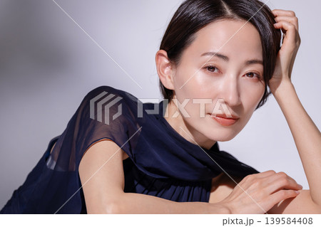 ミドル女性 美容イメージ ミドル女性 美容イメージ 139584408