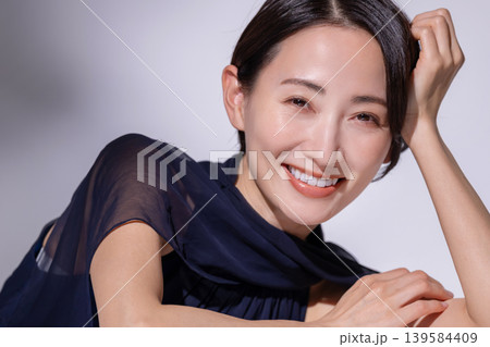 ミドル女性 美容イメージ ミドル女性 美容イメージ 139584409