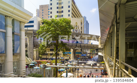 バンコク・ラーチャダムリ通り~ラーマ1世通り交差点 BTS高架橋 Bangkok, Thailand バンコク・ラーチャダムリ通り~ラーマ1世通り交差点 BTS高架橋 Bangkok, Thailand 139584604