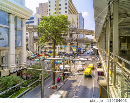 バンコク・ラーチャダムリ通り~ラーマ1世通り交差点 BTS高架橋 Bangkok, Thailand バンコク・ラーチャダムリ通り~ラーマ1世通り交差点 BTS高架橋 Bangkok, Thailand 139584608
