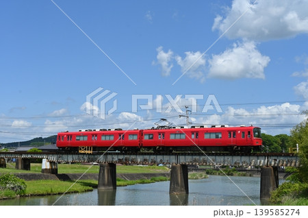 激レア‼!名鉄広見線末端を代走する6800系電車6809編成 激レア‼!名鉄広見線末端を代走する6800系電車6809編成 139585274