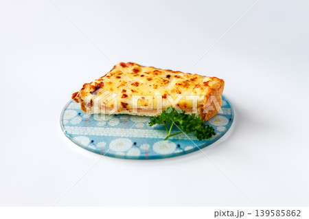 クロックムッシュ チーズトースト 白背景 Croque monsieur, Cheese toast クロックムッシュ チーズトースト 白背景 Croque monsieur, Cheese toast 139585862