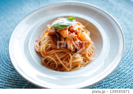 タコとエビのトマトパスタ seafood pasta photo タコとエビのトマトパスタ seafood pasta photo 139585871