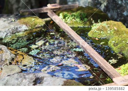 手水鉢 波紋 湧き水 苔 三重県 Japanese Water Basin, Ripples, Mo 139585882