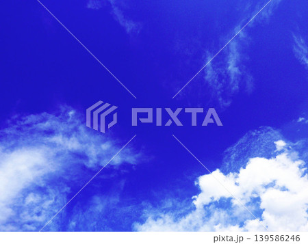 空、雲、背景、風景、青、自然、光、バックグラウンド、青空、太陽、日本、夏、青色、林檎、リンゴ、花、植 139586246