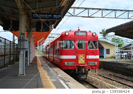 名鉄広見線6000系電車 白帯6011編成 明智駅停車中 139586424