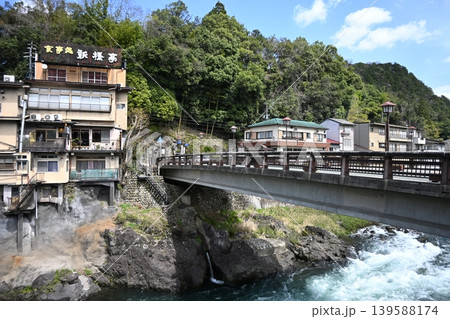 郡上八幡を流れる吉田川 郡上八幡を流れる吉田川 139588174