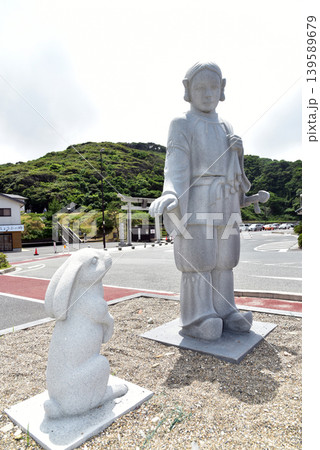 大国主命と白うさぎの像　白兎神社 139589679