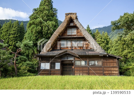 【世界文化遺産】南砺市、五箇山の合掌造り家屋 【世界文化遺産】南砺市、五箇山の合掌造り家屋 139590533