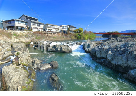 【兵庫県】晴天の闘竜灘（加古川） 139591256