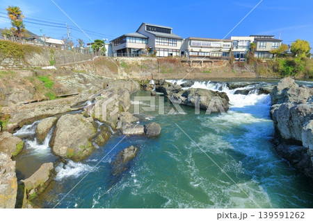 【兵庫県】晴天の闘竜灘（加古川） 139591262