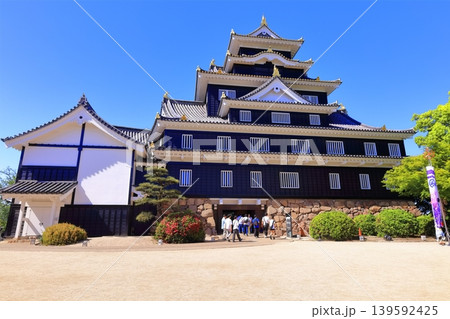 【岡山県】春の岡山城の天守閣(令和の大改修後) 【岡山県】春の岡山城の天守閣(令和の大改修後) 139592425