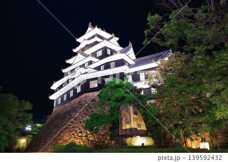 【岡山県】春の岡山城の夜景とライトアップ(令和の大改修後) 【岡山県】春の岡山城の夜景とライトアップ(令和の大改修後) 139592432