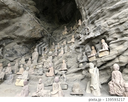 鋸山日本寺の千五百羅漢石像群 139593217
