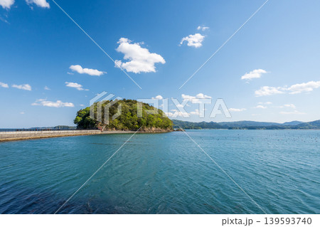晴天にきらめく南三陸の海 癒しの自然風景 晴天にきらめく南三陸の海 癒しの自然風景 139593740