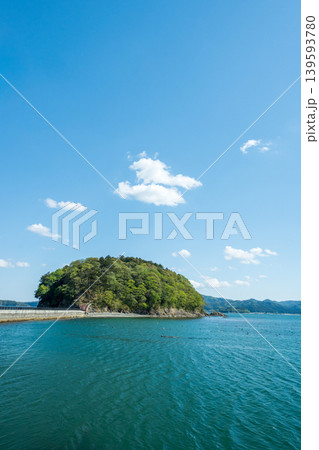 晴天にきらめく南三陸の海 癒しの自然風景 晴天にきらめく南三陸の海 癒しの自然風景 139593780