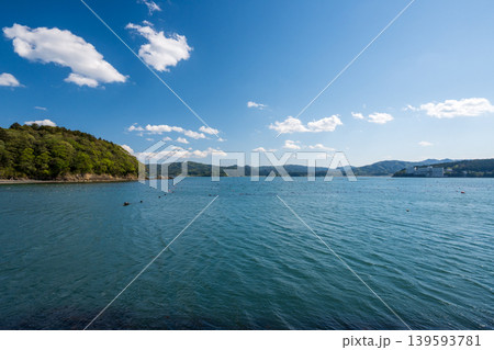 晴天にきらめく南三陸の海　癒しの自然風景 139593781