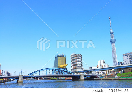 東京都墨田区、東京スカイツリーと駒形橋の風景 東京都墨田区、東京スカイツリーと駒形橋の風景 139594188