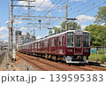 青空の下で走る今津線8200系 139595383