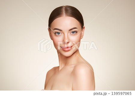 Portrait beautiful young woman with clean fresh skin Portrait beautiful young woman with clean fresh skin 139597065