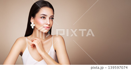 Portrait beautiful young woman with clean fresh skin Portrait beautiful young woman with clean fresh skin 139597074