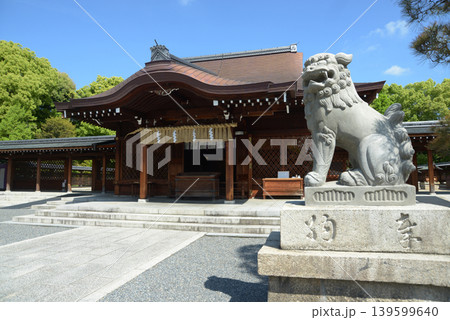 城南宮　拝殿と狛犬　京都市伏見区中島鳥羽離宮町 139599640
