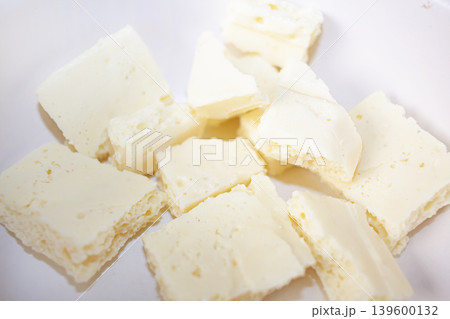 White chocolate chunks, porous white chocolate. Callebaut White Chocolate 139600132