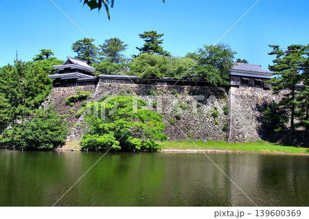 八雲立つ出雲国の名城…千鳥城こと『松江城』の【堀と城郭】 八雲立つ出雲国の名城…千鳥城こと『松江城』の【堀と城郭】 139600369
