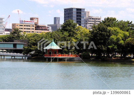 福岡市の大濠公園浮見堂 福岡市の大濠公園浮見堂 139600861