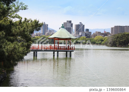 福岡市の大濠公園浮見堂 福岡市の大濠公園浮見堂 139600864