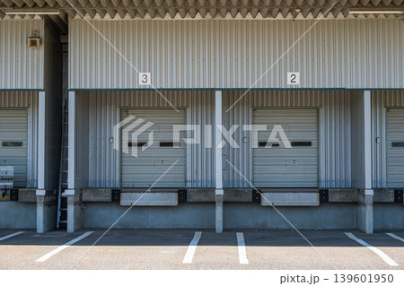 倉庫の搬入口と積込場 倉庫の搬入口と積込場 139601950