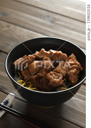 豚角煮丼 豚角煮丼 139602016